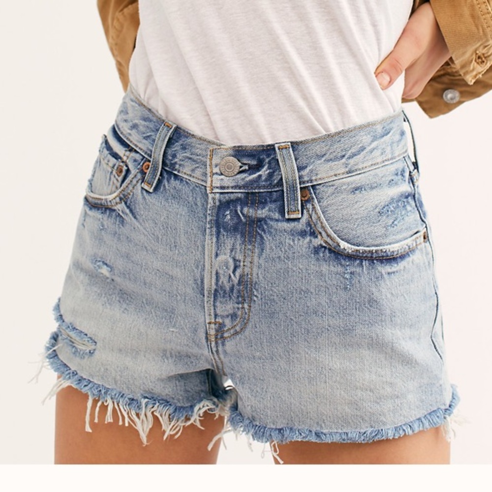 Levi’s 501 Cut Off Shorts